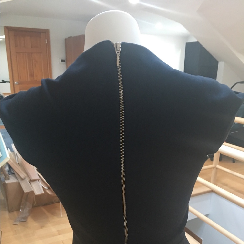 Little black dress in a European design. - Picture 4 of 13